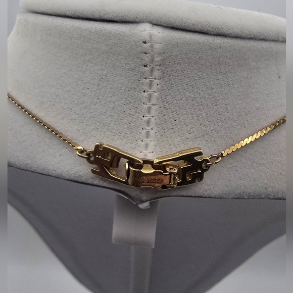 Nina Ricci Beautiful Elegant Gold Plated & Silver Pendant Necklace (EUC)✨️🖤✨️ - Picture 6 of 6